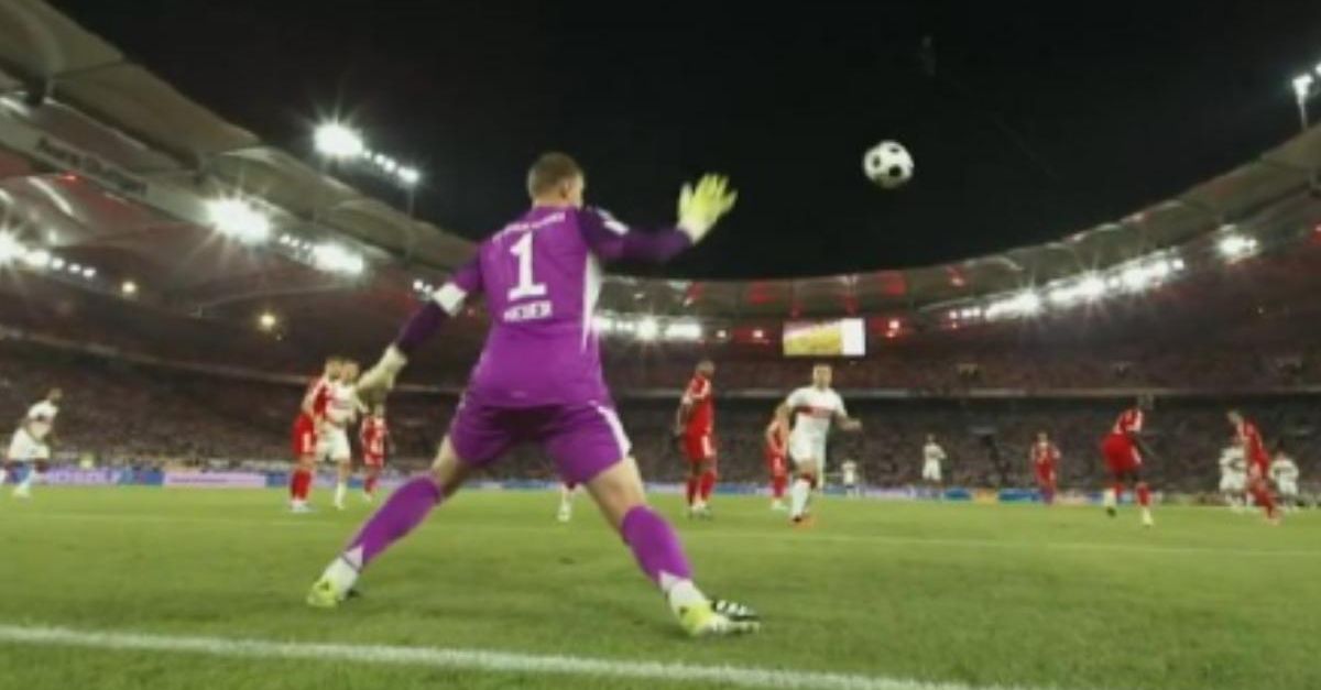 supercoppa tedesca neuer si supera che parata video