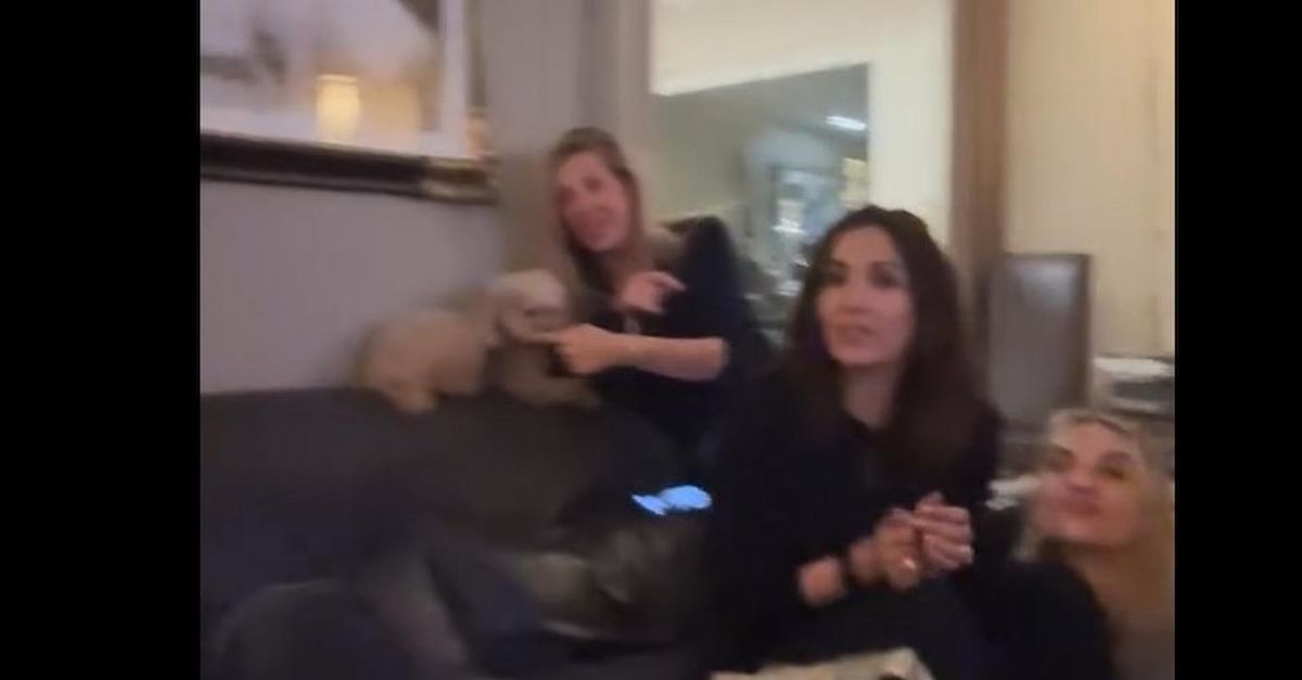 VIDEO / Elena Santarelli davanti a Belve con le amiche Balivo e Marcuzzi