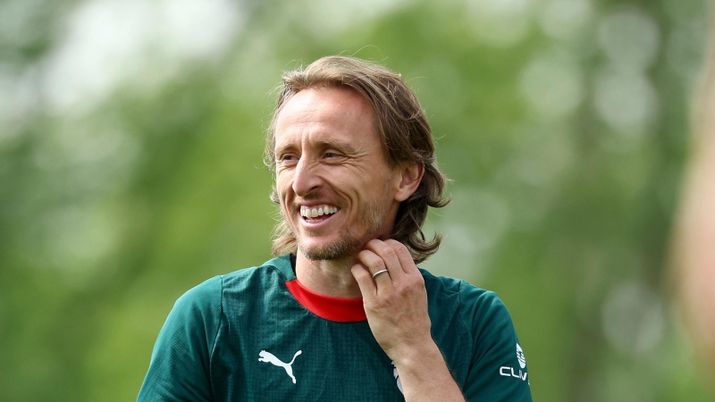 Luka Modric, centrocampista del Milan, premiato per il 13^ anno di fila come miglior giocatore croato della stagione