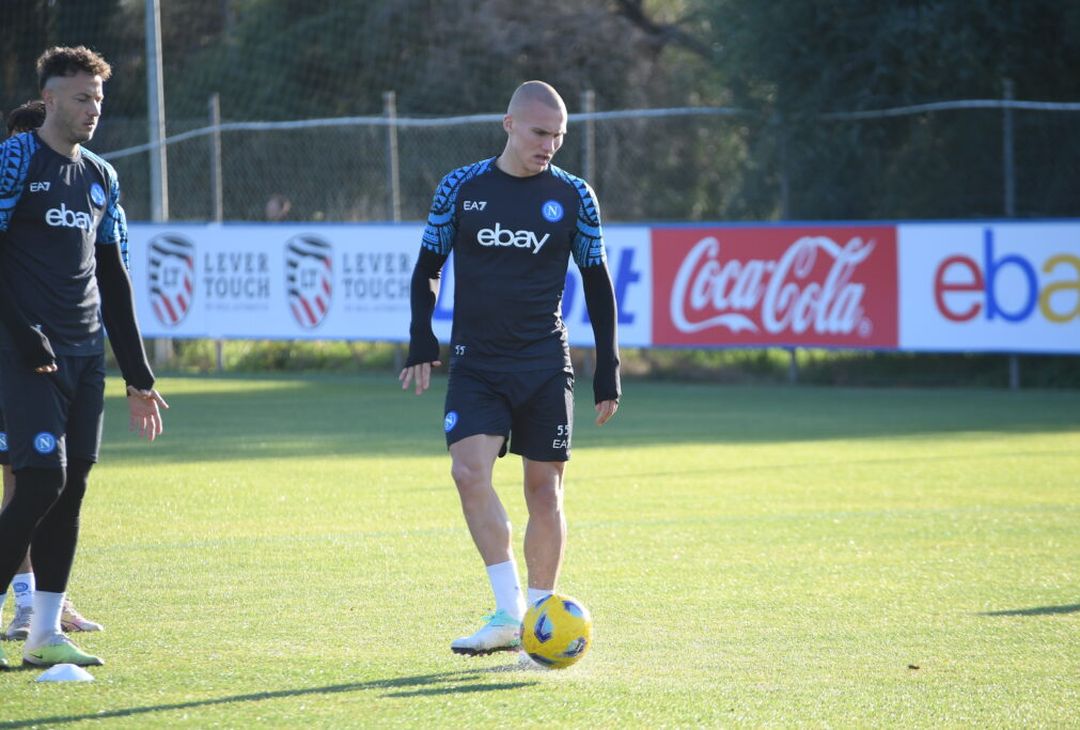 Allenamento pomeridiano agli ordini di Mazzarri in vista del derby con la Salernitana