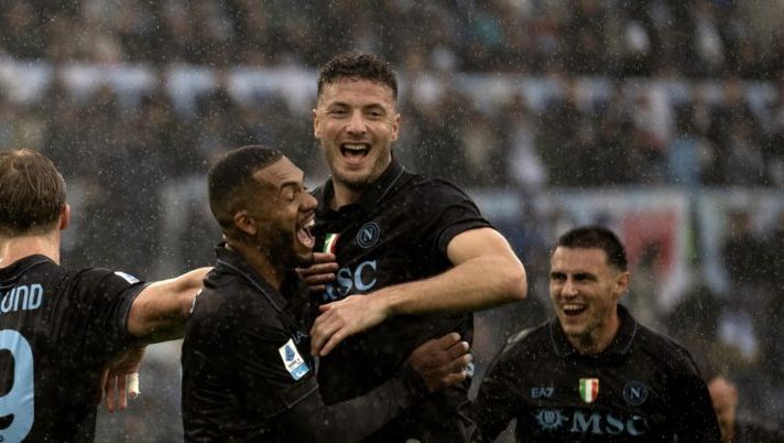 ROME, ITALY - JANUARY 04: Amir Rrahmani 2 - 0 goal during the Serie A match between SS Lazio and SSC Napoli at Stadio Olimpico on January 04, 2026 in Rome, Italy. (Photo by SSCN Napoli/SSCN Napoli) I voti di Lazio-Napoli al fanta: la scelta su Buongiorno e Gutierrez! 4 a Marusic, Rrahmani come Politano - immagine 1