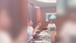 VIDEO / Rocco Hunt chiama Sensi al Fanta, ma Sensi lascia