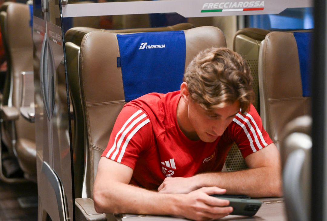 Roma, la partenza in treno verso Napoli – FOTO GALLERY - immagine 19