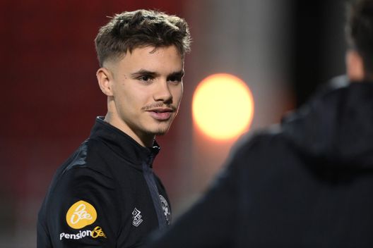 Basta calcio, il figlio di Beckham cambia lavoro: Romeo si dedicherà alla moda- immagine 5