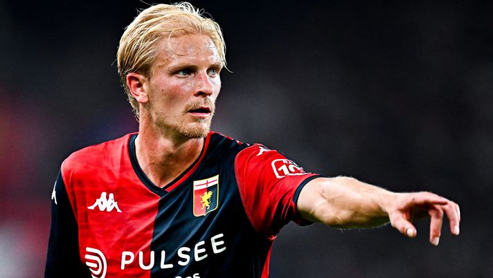 GENOA, ITALY - SEPTEMBER 28: Morten Thorsby of Genoa reacts during the Serie A TIM match between Genoa CFC and AS Roma at Stadio Luigi Ferraris on September 28, 2023 in Genoa, Italy. (Photo by Simone Arveda/Getty Images) Genoa, Thorsby unico assente per Gilardino nel match contro il Torino - immagine 1