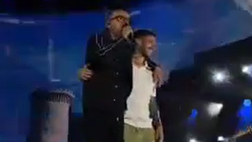 Politano al concerto di Gigi D’Alessio: l’azzurro scatenato sulle note di Napule