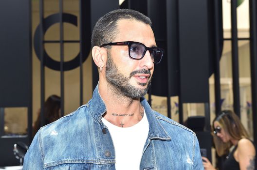 MILAN, ITALY - FEBRUARY 24: Fabrizio Corona attends MIDO 2019– Milano Eyewear Show on February 24, 2019 in Milan, Italy. (Photo by Tullio M. Puglia/Getty Images for MIDO) Boniek attacca Corona: “Non è un giornalista, ma un paparazzo ricattatore”- immagine 2