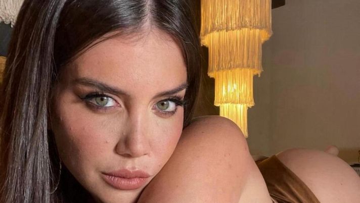 Wanda Nara, ecco quale parola si è tatuata dopo la separazione da Icardi: fan turchi “in rivolta”  Wanda Nara, ecco quale parola si è tatuata dopo la separazione da Icardi: fan turchi “in rivolta” - immagine 1