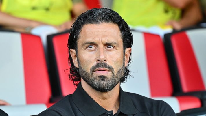 CREMONA, ITALY - AUGUST 29: Coach Fabio Grosso of US Sasssuolo reacts during the Serie A match between US Cremonese and US Sassuolo Calcio at Stadio Giovanni Zini on August 29, 2025 in Cremona, Italy. (Photo by Marco M. Mantovani/Getty Images) Sassuolo Grosso