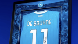 Iniziativa del Napoli per il Sannazaro! Le 50 maglie autografate di De Bruyne all’asta