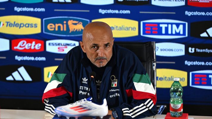 FLORENCE, ITALY - JUNE 03: Head coach of Italy Luciano Spalletti attend at press conference at Centro Tecnico Federale di Coverciano on June 03, 2024 in Florence, Italy. (Photo by Claudio Villa/Getty Images) spalletti