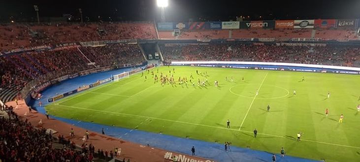 Tifosi Cerro Porteño invadono il campo e causano licenziamento del tecnico…- immagine 7