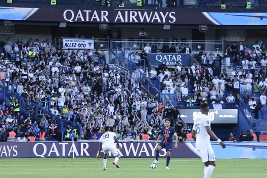 Marquinhos durante la partita PSG-Angers al Parc des Princes il 5 aprile 2025 a Parigi, Francia. (Foto di Catherine Steenkeste/Getty Images per Qatar Airways) Nasce Ligue 1+: il canale ufficiale dove vedere le partite del campionato francese!- immagine 2