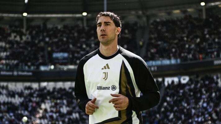 TURIN, ITALY - MAY 17: of Juventus during the Serie A match between Juventus FC and ACF Fiorentina at Allianz Stadium on May 17, 2026 in Turin, Italy. (Photo by Alberto Gandolfo - Juventus/Getty Images) ULTIM’ORA – Juve, Vlahovic a rischio per il derby di domani: il motivo e cosa filtra - immagine 1