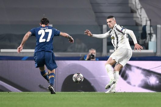 Merih Demiral e Sergio Oliveira durante la partita degli ottavi di finale di Champions League tra Juventus e Porto. Allianz Stadium il 9 marzo 2021 a Torino, Italia. (Foto di Daniele Badolato - Juventus FC/Juventus FC tramite Getty Images) Italiane e portoghesi, i precedenti europei fra le squadre- immagine 5