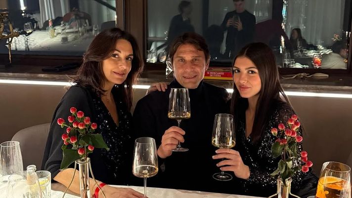 Conte, rimpatriata con la sua famiglia in vista di Napoli-Lecce: i dettagli – Rep - immagine 1
