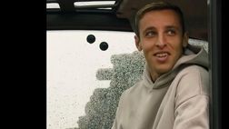 VIDEO / Frattesi sfreccia sul trattore per lanciare la nuova edizione di Quella Pazza Fattoria su D-Max