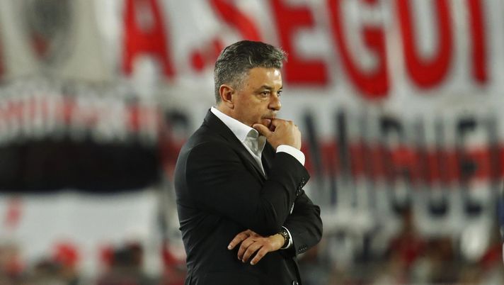 BUENOS AIRES, ARGENTINA - 2 NOVEMBRE: L'allenatore Marcelo Gallardo del River Plate guarda durante una partita del Torneo Clausura Betano 2025 tra River Plate e Gimnasia y Esgrima La Plata all'Estadio Mas Monumental Antonio Vespucio Liberti il 2 novembre 2025 a Buenos Aires, Argentina. (Foto di Marcos Brindicci/Getty Images) River Plate