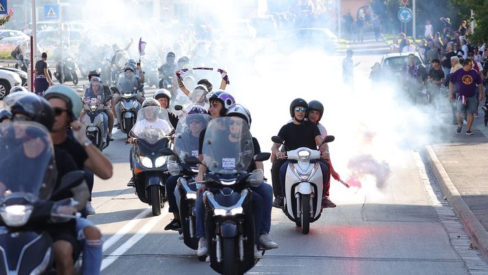 A Empoli la Fiorentina non vince, il tifo viola si: che emozione la “motorinata” - immagine 1