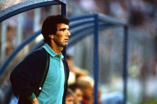 Dino Zoff, qui in una foto d'epoca, si è espresso sulla lotta scudetto con un'uscita alquanto clamorosa - (Getty Images) - calcionapoli1926.it Dino Zoff