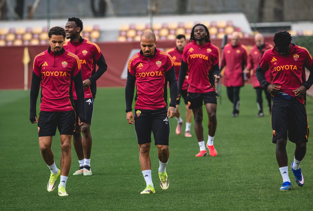 Trigoria, l’allenamento a due giorni dalla trasferta di Genova – FOTO GALLERY- immagine 1