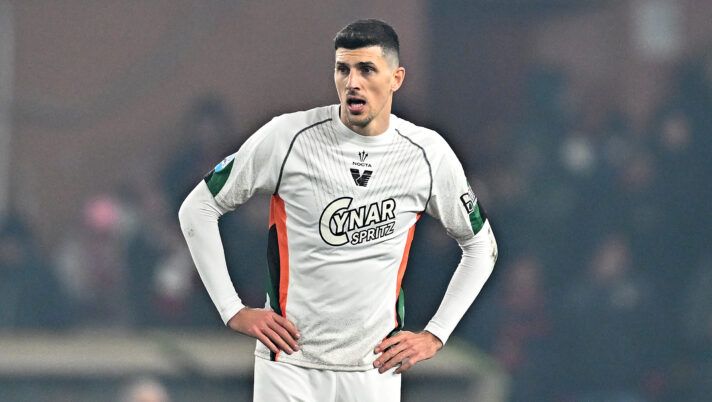 Venezia, infortunio per Maric: costretto al cambio nel primo tempo contro il Napoli - immagine 1