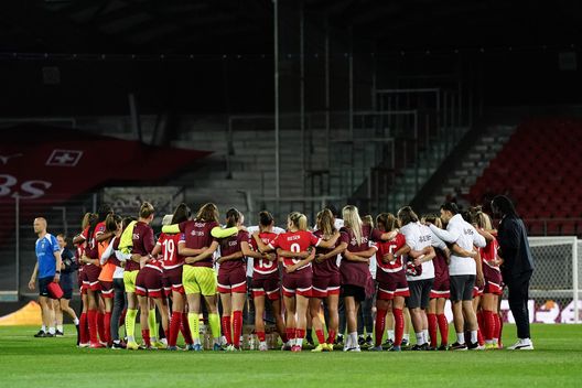 La Svizzera femminile dopo aver perso contro la Norvegia in Nations League, 3 giugno 2025. (Foto di Daniela Porcelli/Getty Images) Svizzera femminile choc: elvetiche sconfitte 7-1 dall’U15 maschile del Lucerna- immagine 2