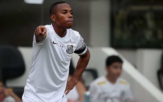 Robinho con la maglia del Santos (Foto di Friedemann Vogel/Getty Images) Robinho e la vita in carcere: “Non ho trattamenti speciali, su di me tante bugie”- immagine 3