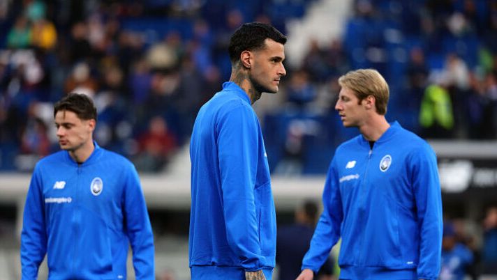 BERGAMO, ITALY - OCTOBER 19: Gianluca Scamacca of Atalanta BC looks on in the warm up prior to the Serie A match between Atalanta BC and SS Lazio at Gewiss Stadium on October 19, 2025 in Bergamo, Italy. (Photo by Francesco Scaccianoce/Getty Images) Gattuso su Scamacca: “Non deve dimostrarmi nulla. Ecco cosa mi aspetto da lui” - immagine 1