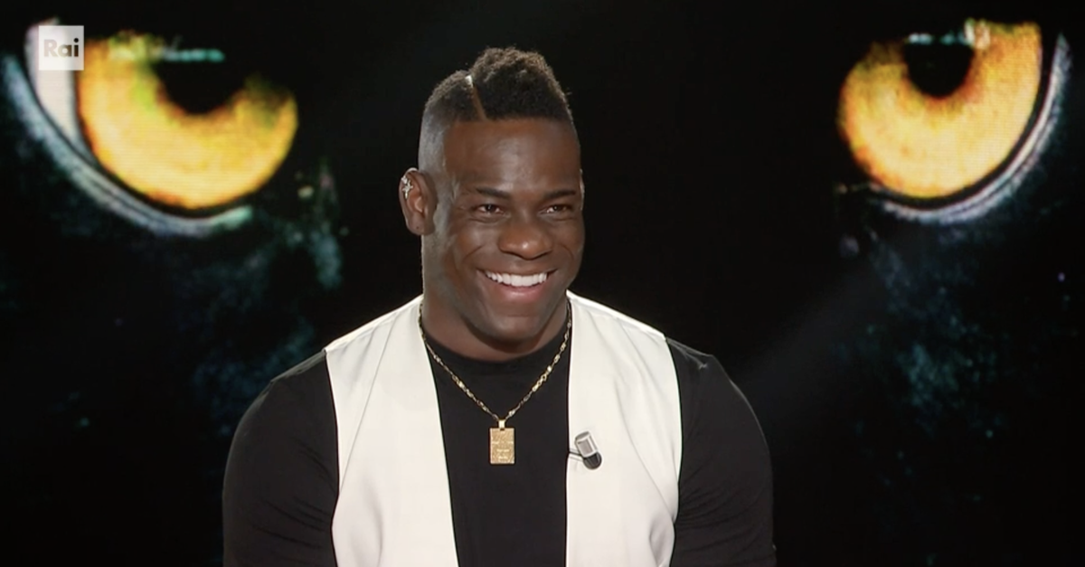 balotelli a belve i due che mi lanciarono le banane a roma sicuramente non lo rifaranno