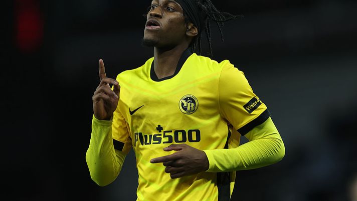 BIRMINGHAM, ENGLAND - NOVEMBER 27: Joel Monteiro of BSC Young Boys celebrates scoring his team's first goal during the UEFA Europa League 2025/26 League Phase MD5 match between Aston Villa FC and BSC Young Boys at Villa Park on November 27, 2025 in Birmingham, England. (Photo by Eddie Keogh/Getty Images) Young Boys-Grasshoppers: dove vedere la Super League in Diretta Tv e in Streaming - immagine 1