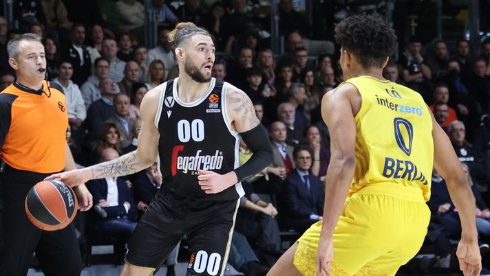 BOLOGNA, ITALY - DECEMBER 14: Isaia Cordinier, #00 of Virtus Segafredo Bologna in action during the 2022-23 Turkish Airlines EuroLeague Regular Season Round 13 game between Virtus Segafredo Bologna and Alba Berlin at Virtus Segafredo Arena on December 14, 2022 in Bologna, Italy. (Photo by Michele Nucci/Euroleague Basketball via Getty Images) Virtus, si avvicina il rinnovo di Cordinier? - immagine 1
