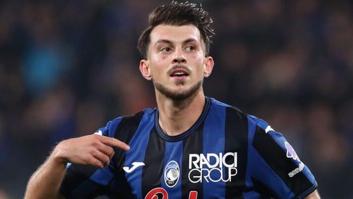 BERGAMO, ITALY - OCTOBER 30: Lazar Samardzic of Atalanta BC celebrates after scoring the opening goal during the Serie A match between Atalanta BC and AC Monza at Gewiss Stadium on October 30, 2024 in Bergamo, Italy. (Photo by Marco Luzzani/Getty Images) Atalanta, torna Scalvini: le prove di formazione con Retegui e le ultime su Samardzic - immagine 1