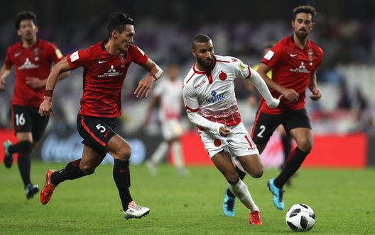 Ismail El Haddad del Wydad Casablanca in azione con Tomoaki Makino dell'Urawa Reds durante la FIFA Club World Cup UAE 2017. (Foto di Francois Nel/Getty Images) Manchester City-Wydad, il pronostico di DDD. Goleada in stile Bayern?- immagine 2