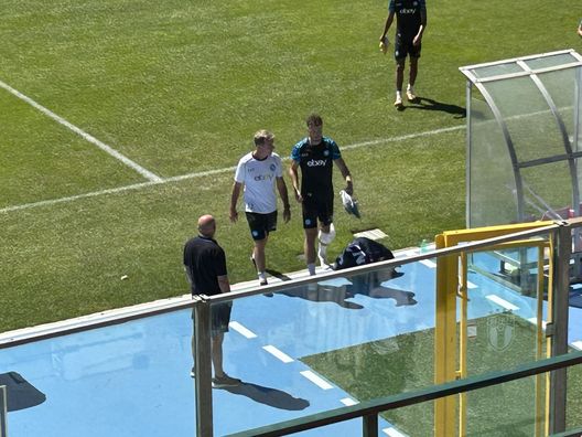 FOTO Rrahmani esce dal campo: problema al polpaccio sinistro, fasciatura vistosa- immagine 2