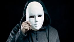 Catania, adesso giù la maschera