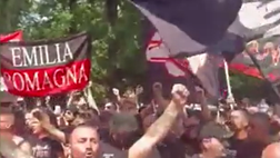 Raduno Milan, il nuovo coro anti-Inter dei tifosi della Curva Sud | VIDEO