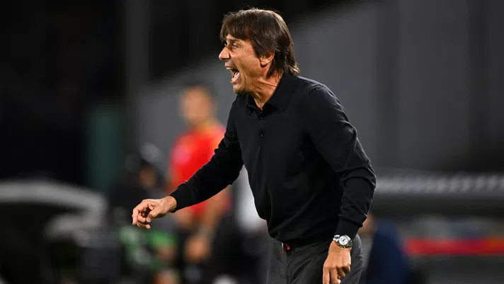 FOTO Conte premiato come miglior allenatore del mese di settembre in Serie A - immagine 1