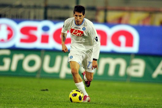 CAGLIARI, ITALY - NOVEMBER 10: Jose Ernesto Sosa of Napoli in action during the Serie A match between Cagliari and Napoli at Stadio Sant'Elia on November 10, 2010 in Cagliari, Italy. (Photo by Enrico Locci/Getty Images)