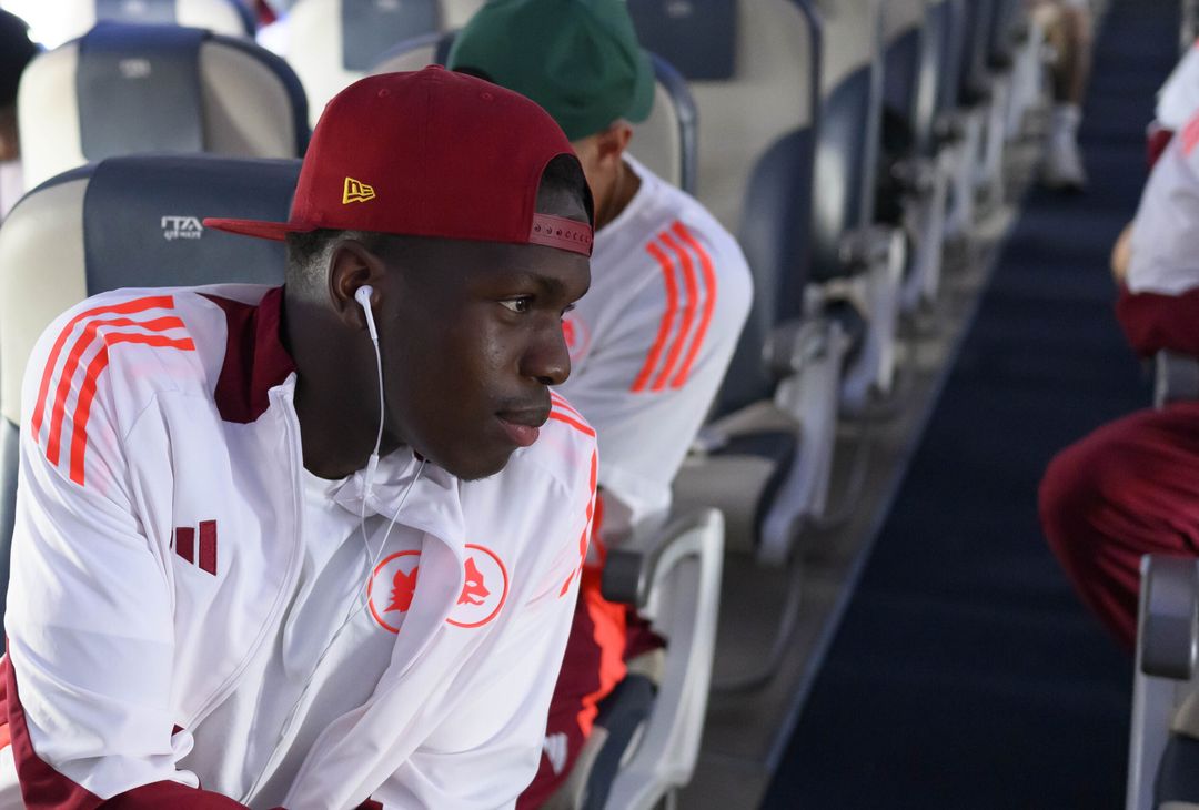 Roma, il viaggio della squadra verso Torino – FOTO GALLERY - immagine 16