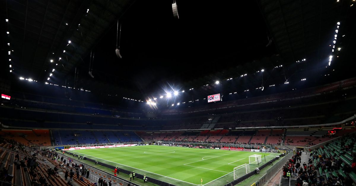 Milan Lazio, si inizia con la Curva Sud vuota per protesta. Silenzio a San Siro