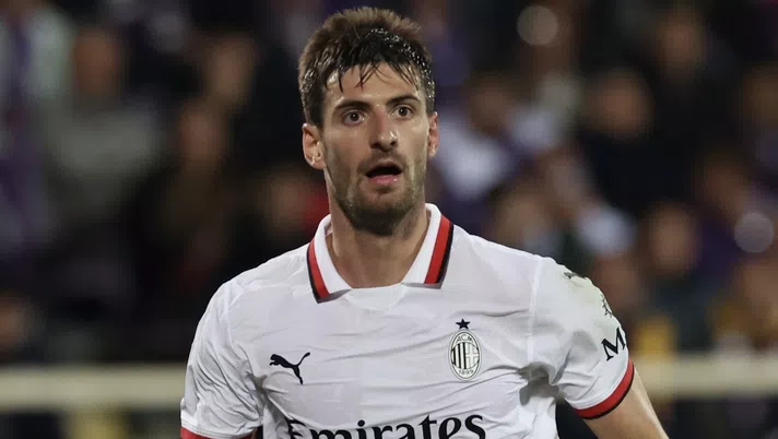Matteo Gabbia AC Milan Fiorentina-Milan 2-1 Serie A 2024-2025