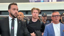 De Bruyne inizia la sua avventura al Napoli, il momento dell’uscita dall’aeroporto