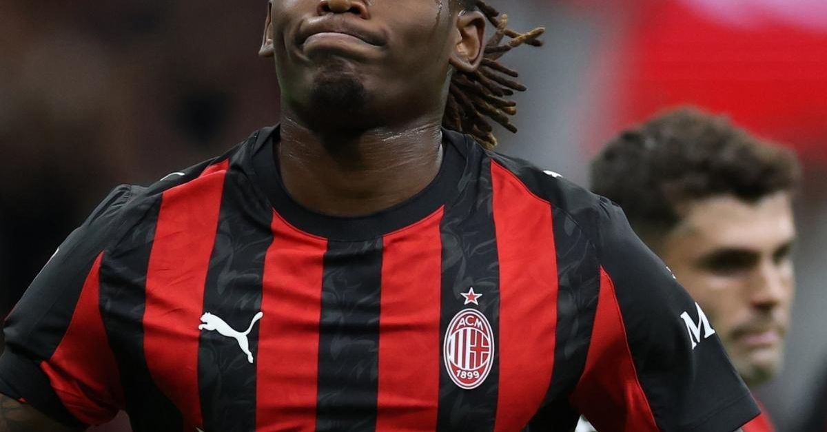 Milan, Sabatini: “Con Harder e Gimenez gioca Leao centravanti. Allegri …” Milan, Sabatini: “Con Harder e Gimenez gioca Leao centravanti. Allegri …”