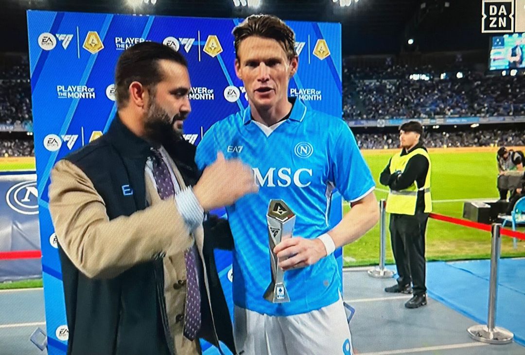 GALLERY Napoli-Genoa, McTominay è il giocatore del mese! La consegna del premio - immagine 3