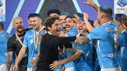 Conte resta al Napoli, John De Laurentiis festeggia: “Appartiene a noi!” – LA FOTO