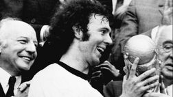 Il Napoli commemora Beckenbauer: “Se ne va una leggenda, ciao Franz!”