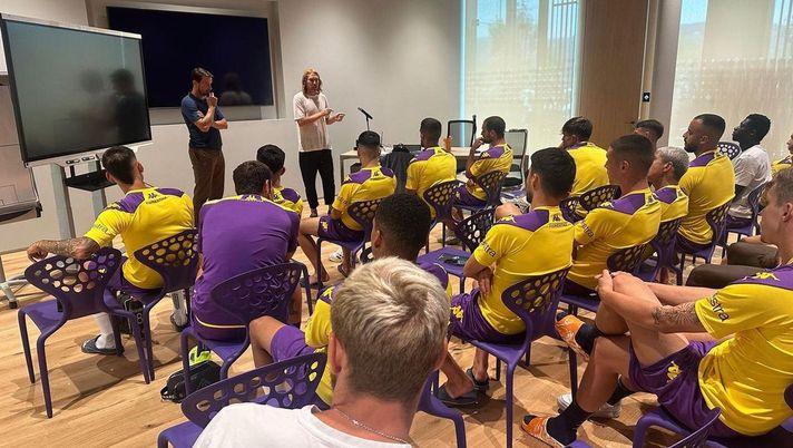 AssoCalciatori in visita al Viola Park: le FOTO dell’incontro - immagine 1
