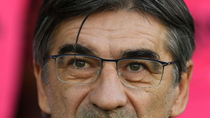 CREMONA, ITALY - AUGUST 27: Ivan Juric head coach of Torino FC looks on during the Serie A match between US Cremonese and Torino FC at Stadio Giovanni Zini on August 27, 2022 in Cremona, Italy. (Photo by Alessandro Sabattini/Getty Images) Juric presenta il derby: “Problemi per Sanabria e Pellegri, Ricci con febbre”- immagine 2