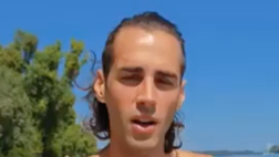 VIDEO / Tamberi mantiene la promessa: il tuffo sul Danubio